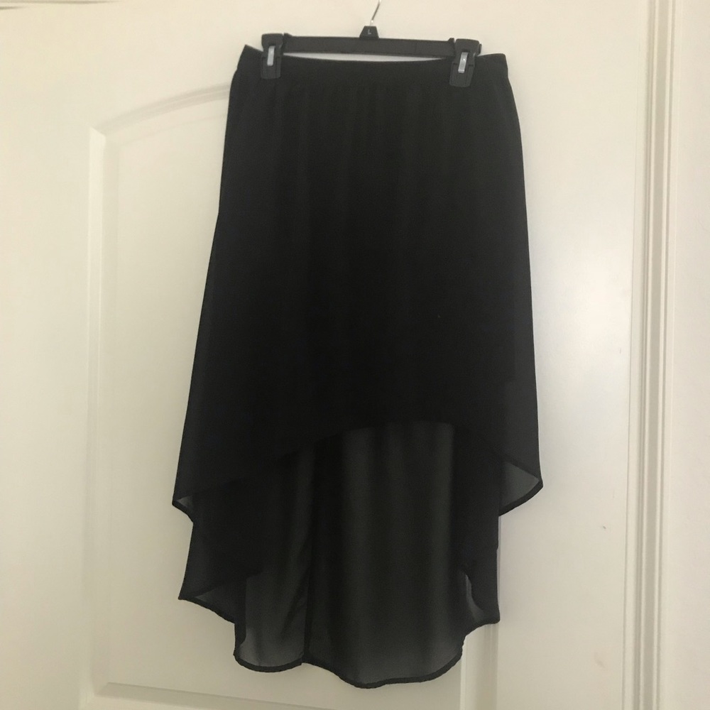 Black high-low skirt